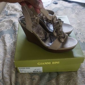 Gianni Bini misty tan